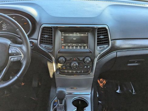 Used 2018 Jeep Grand Cherokee Limited image 14