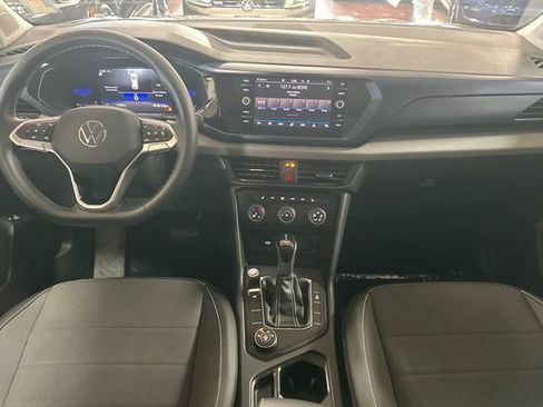 Certified 2022 Volkswagen Taos SE image 17