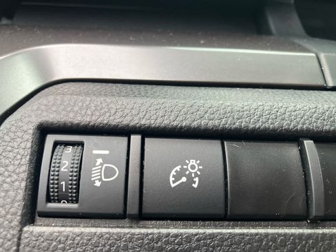 Used 2024 Toyota Tacoma SR5 AWD/4WD image 14