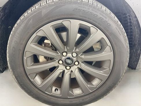 Used 2022 Land Rover Range Rover Velar R-Dynamic S image 33