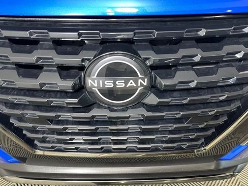 Used 2022 Nissan Kicks SR w/ Premium Package image 9