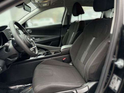 Used 2023 Hyundai Elantra Blue image 13