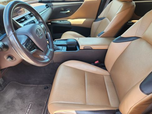 Used 2020 Lexus ES 350 w/ Premium Package FWD image 9