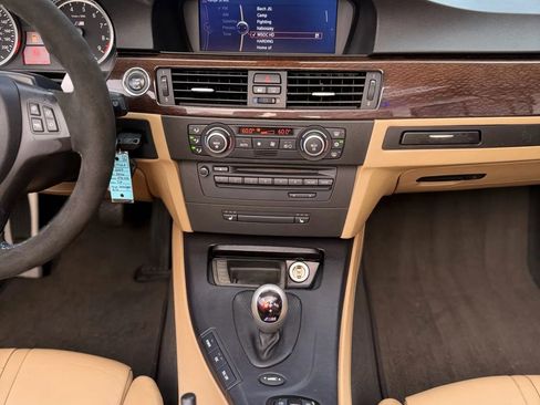 Used 2009 BMW M3 Convertible 2D image 9