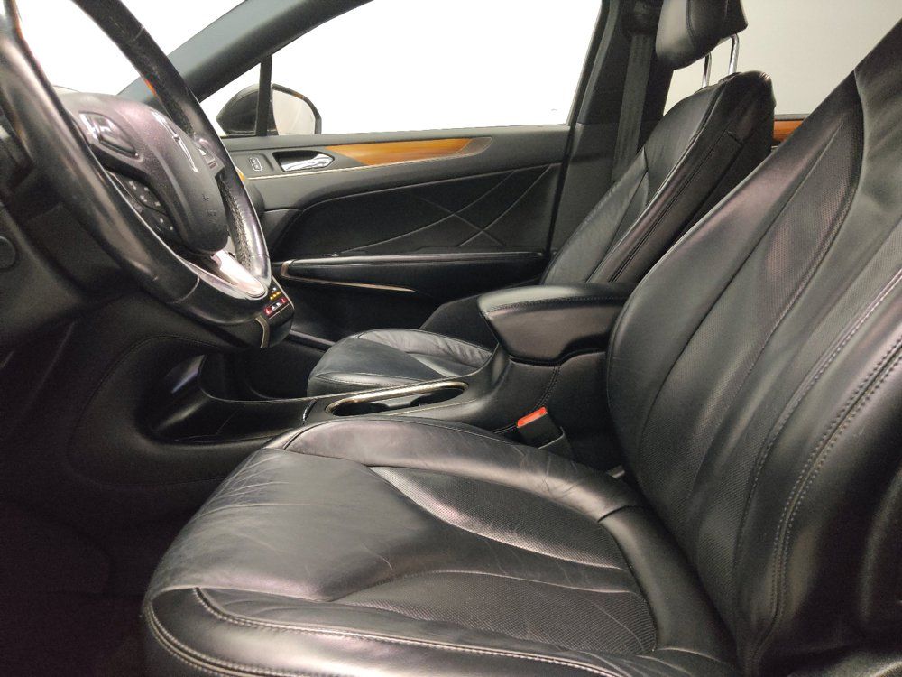 Used 2019 Lincoln MKC Select w/ Select Plus Package FWD image 17