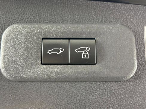 Used 2025 Toyota Crown Signia image 54