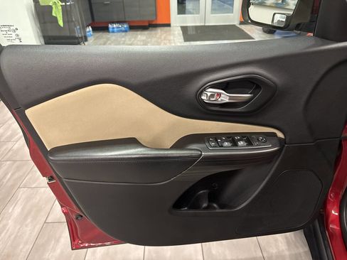 Used 2015 Jeep Cherokee Latitude image 15