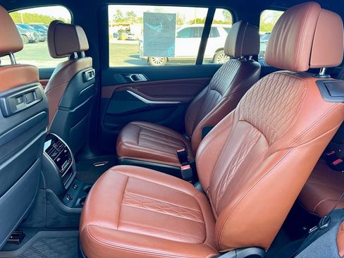 Used 2021 BMW X7 xDrive40i w/ M Sport Package image 8