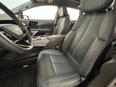 Used 2025 Cadillac Optiq Sport 2 w/ LPO, Floor Liner Package image 31