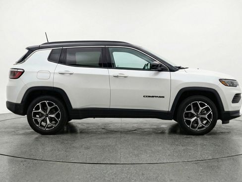 Used 2025 Jeep Compass Limited AWD/4WD image 9