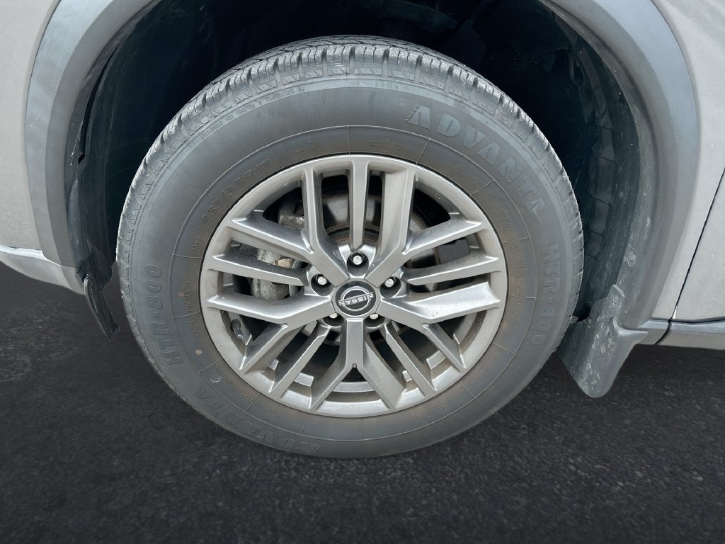 Used 2023 Nissan Rogue S AWD/4WD image 10