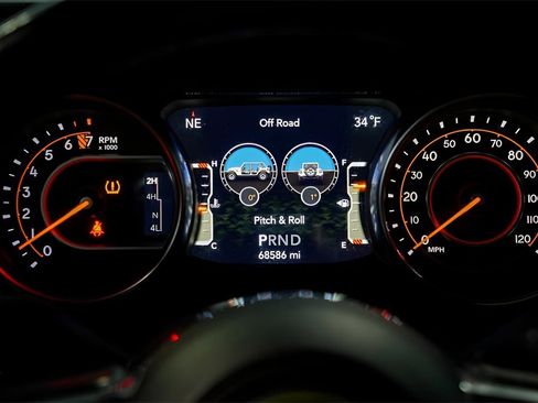 Used 2019 Jeep Wrangler Unlimited Sahara image 36