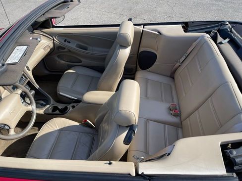 Used 2000 Ford Mustang Convertible image 13