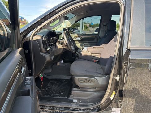 Used 2024 Chevrolet Silverado 1500 LT AWD/4WD image 6