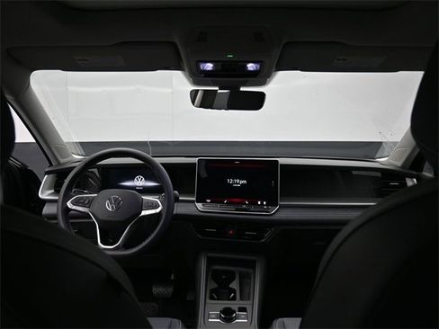 New 2026 Volkswagen Tiguan SE image 10