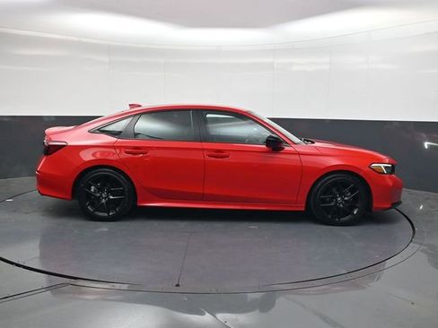 Used 2025 Honda Civic Sport image 3