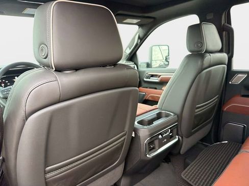 New 2026 GMC Sierra 3500 Denali Ultimate AWD/4WD image 13
