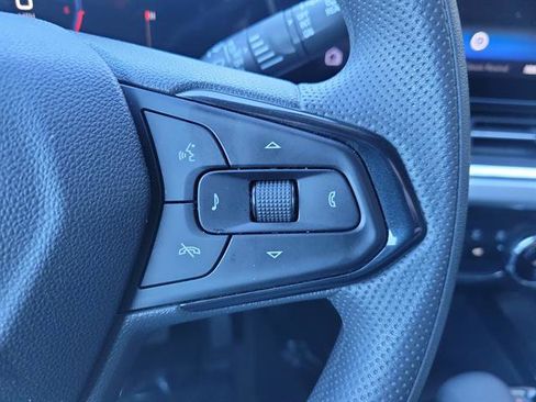 Used 2025 Chevrolet Trax LT image 16
