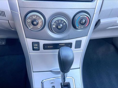 Used 2012 Toyota Corolla LE image 29