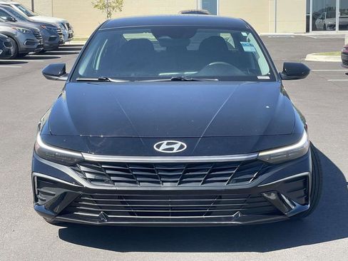 Used 2024 Hyundai Elantra SEL FWD image 8