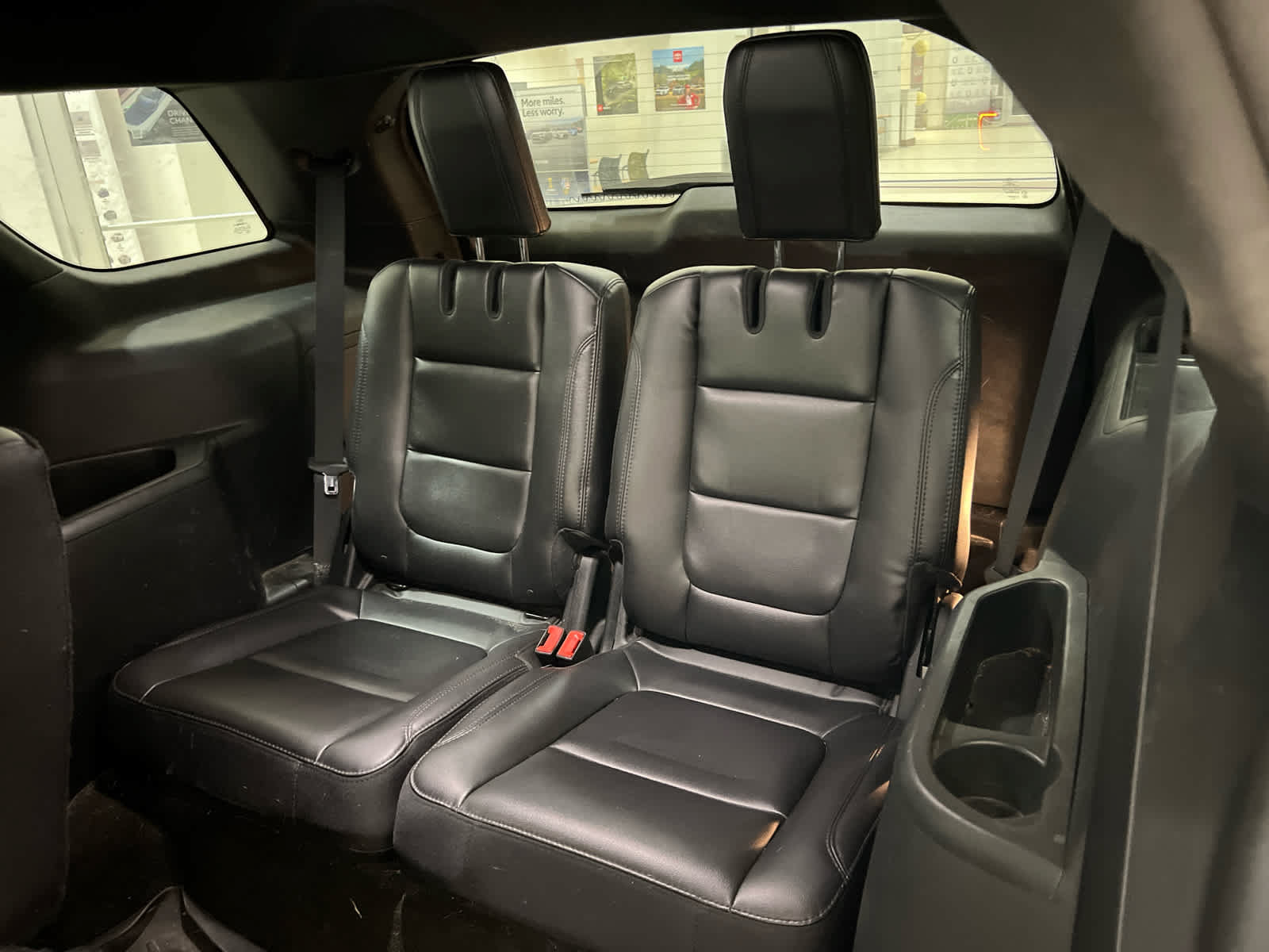 Used 2018 Ford Explorer XLT w/ Equipment Group 202A AWD/4WD image 9
