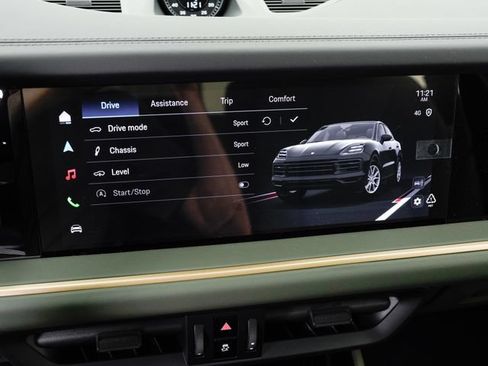 New 2026 Porsche Cayenne Coupe AWD/4WD image 17