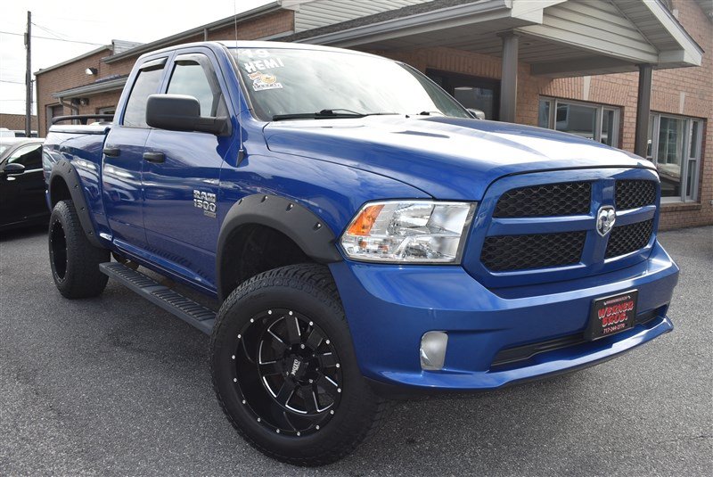 Used 2019 RAM 1500 Express w/ Express Value Package AWD/4WD image 1