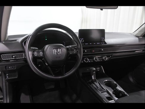 Used 2024 Honda Civic EX image 6