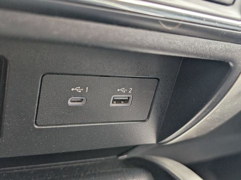Used 2021 Nissan Titan SV w/ SV Convenience Package RWD image 25