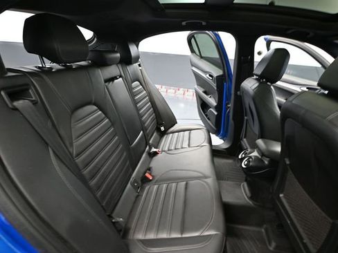 Used 2020 Alfa Romeo Stelvio Ti Sport w/ Quick Order Package 22S Sport AWD/4WD image 44