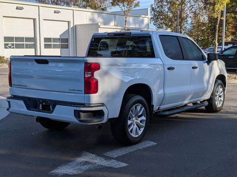 Used 2024 Chevrolet Silverado 1500 Custom image 3
