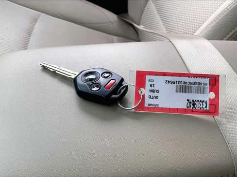 Used 2019 Subaru Outback 2.5i AWD/4WD image 14