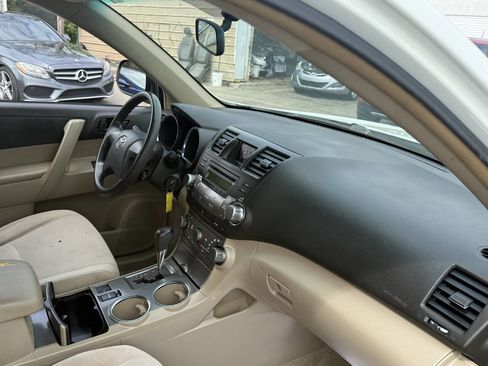 Used 2010 Toyota Highlander 2WD image 11