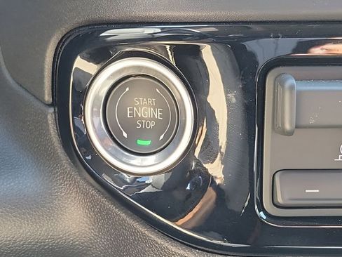 Used 2026 GMC Sierra 1500 SLT AWD/4WD image 31