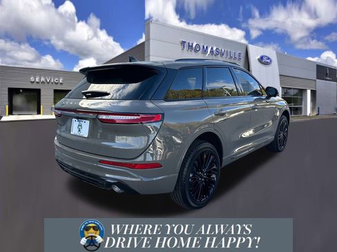 New 2026 Lincoln Corsair Reserve w/ Jet Appearance Package image 3