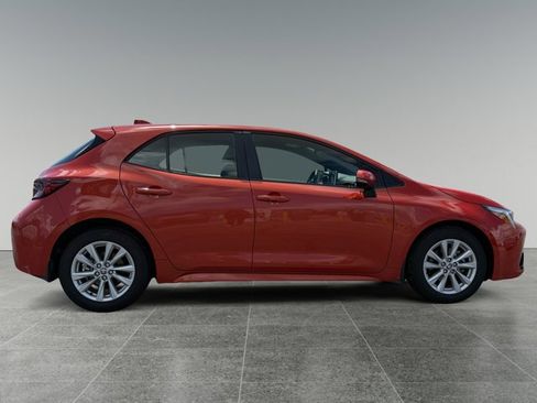 Used 2025 Toyota Corolla SE FWD image 9