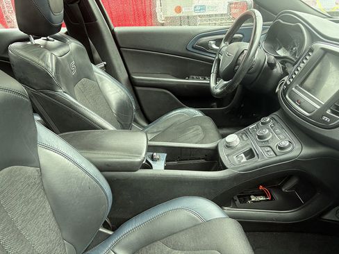 Used 2015 Chrysler 200 S w/ Navigation & Sound Group I image 5