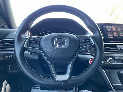 Used 2018 Honda Accord Sport image 16
