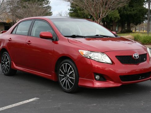 Used 2010 Toyota Corolla S image 2