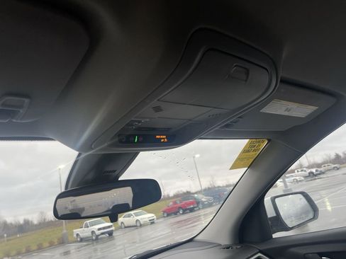 Used 2023 GMC Acadia SLE w/ Driver Convenience Package image 30