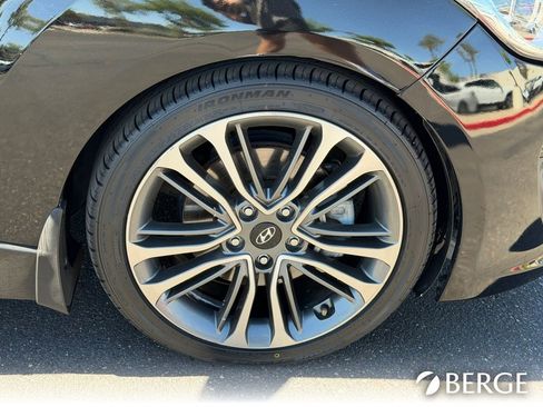 Used 2016 Hyundai Veloster Turbo image 11