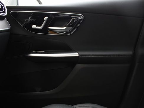 New 2025 Mercedes-Benz GLC 350e 4MATIC image 31