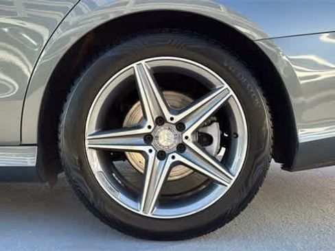 Used 2017 Mercedes-Benz E 300 4MATIC image 12
