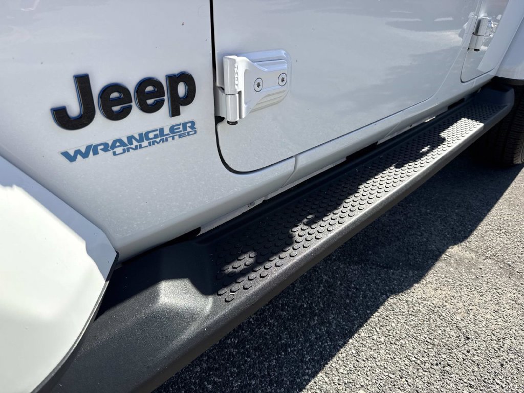 Used 2021 Jeep Wrangler Unlimited Sahara AWD/4WD image 15