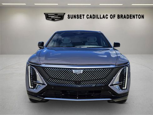 New 2025 Cadillac Lyriq Luxury image 2