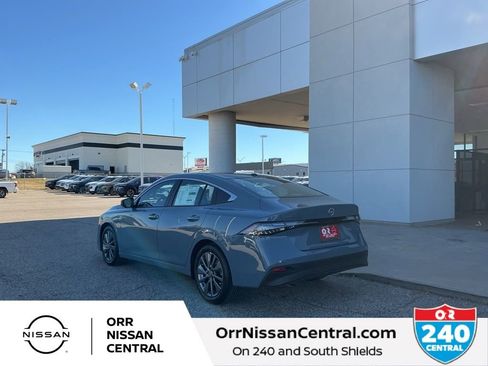 New 2026 Nissan Sentra SL w/ Floor Mat Package FWD image 7