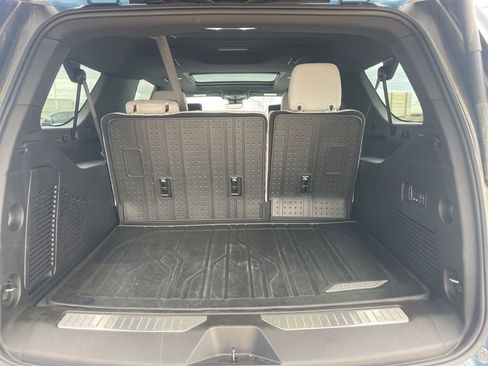 New 2025 Chevrolet Suburban Premier image 13