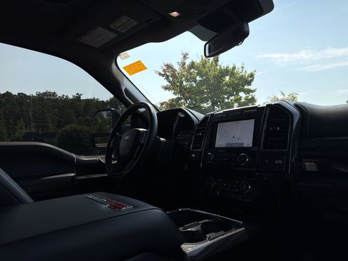 Used 2021 Ford F250 Lariat w/ Lariat Ultimate Package AWD/4WD image 6