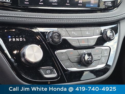 Used 2024 Chrysler Pacifica Touring-L w/ S Appearance Package image 28