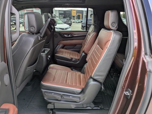 Used 2023 GMC Yukon XL Denali Ultimate w/ LPO, Floor Liner Package AWD/4WD image 14